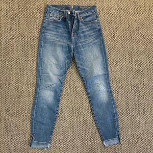 Raw hemmed, skinny jeans